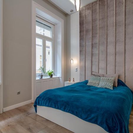 Helios Downtown Martha Apartman Budapest Kültér fotó
