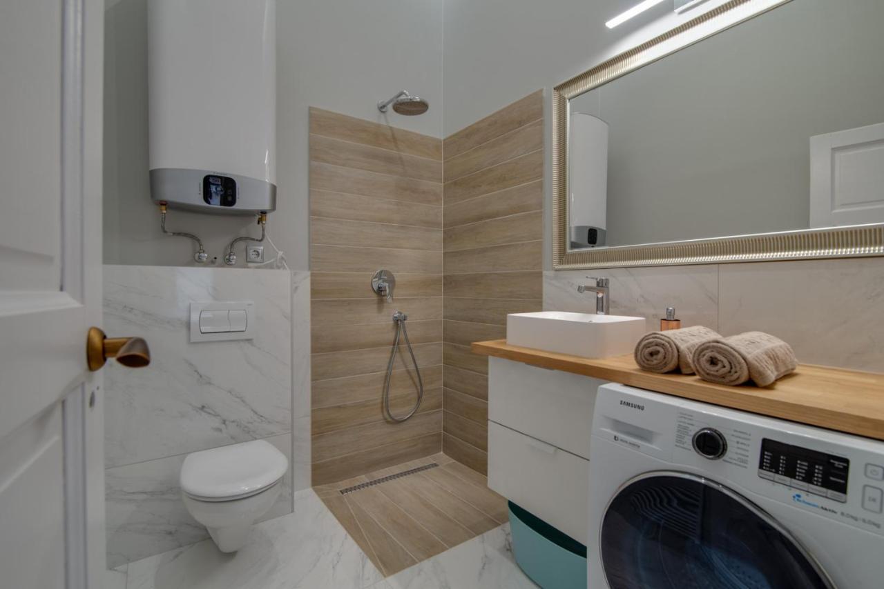 Helios Downtown Martha Apartman Budapest Kültér fotó